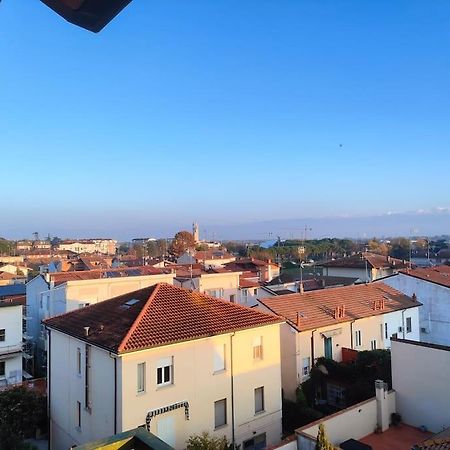 Attico A 2 Passi Dalla Stazione E Centro Storico Ravenna Bagian luar foto