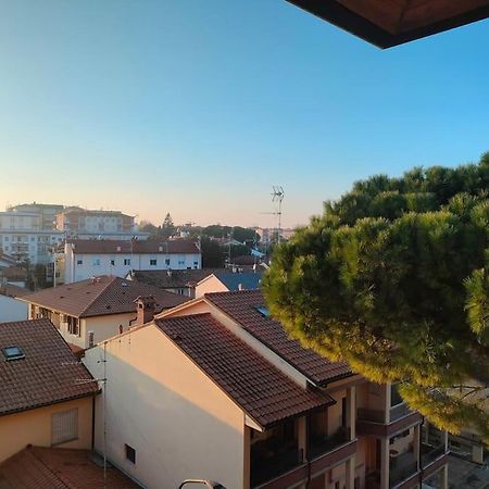 Attico A 2 Passi Dalla Stazione E Centro Storico Ravenna Bagian luar foto